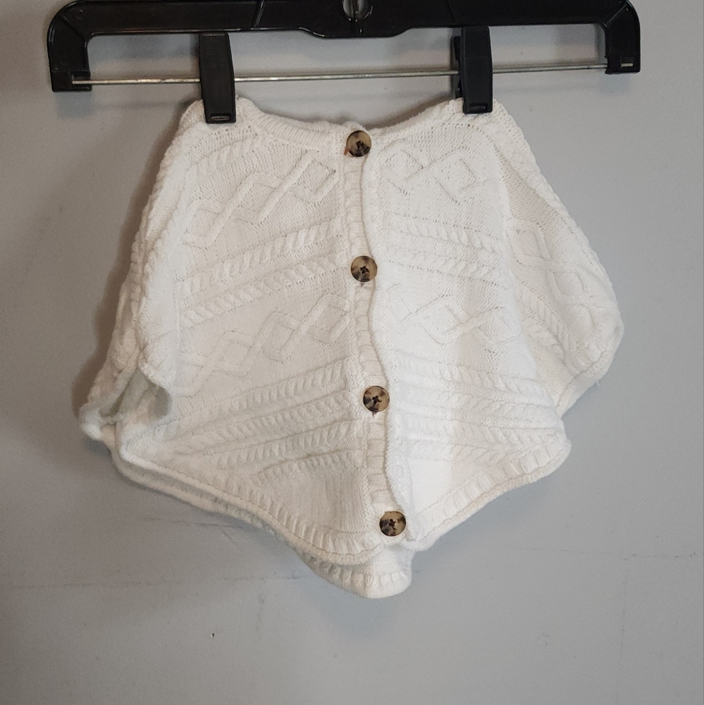 🌟 3 for $15 Deal! 🌟Gymboree white knitted sweater poncho 6-12 months